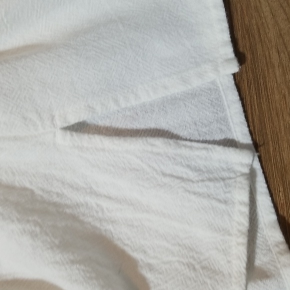 CHICO'S Textured White V-Neck Roll Tab Blouse with Pocket - Picture 7 of 13